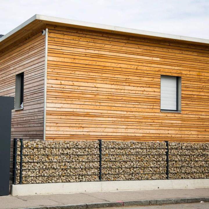 Nous réalisons les travaux de bardage.